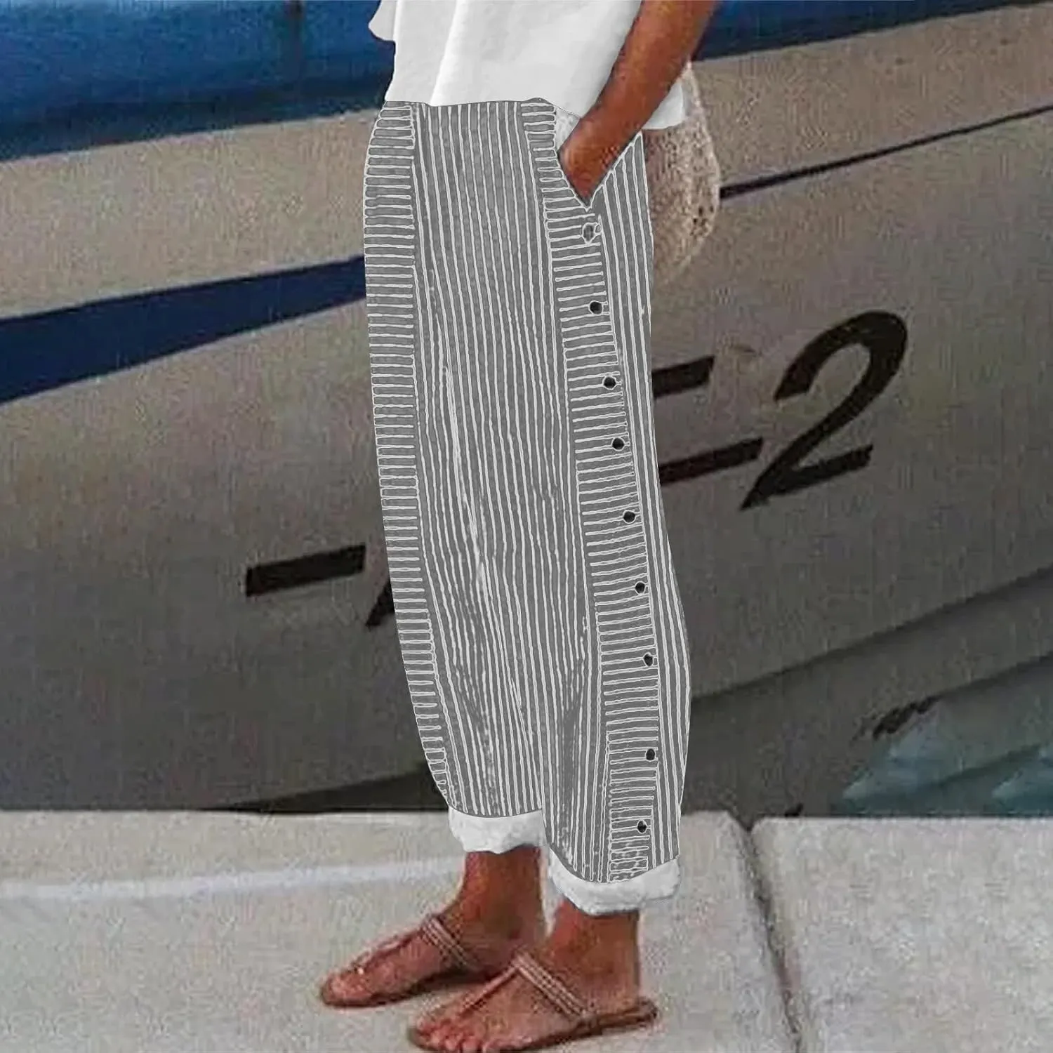 Plus Size Capris for Women Striped Floral Printed Cotton Linen Pants Lightweight Casual Trousers with Pockets