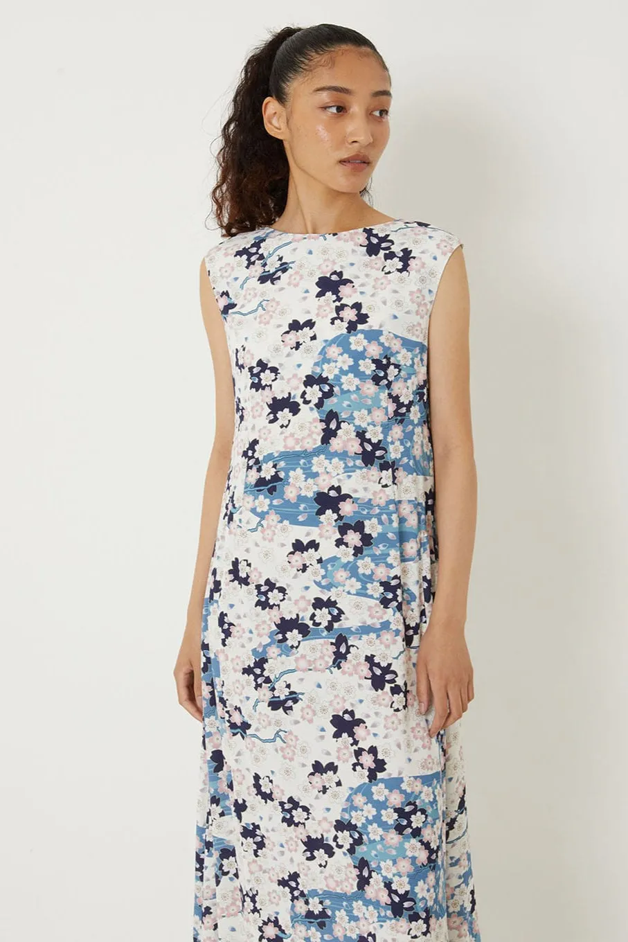 Sleeveless Woven Nagare Sakura Sleeveless Dress