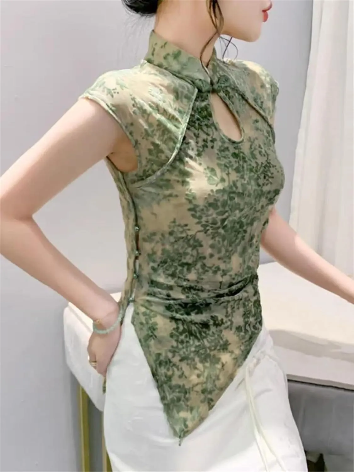 Women's Casual Slim Fit Sleeveless Blouse Side Split Floral Print T-Shirt with Asymmetric Hem
