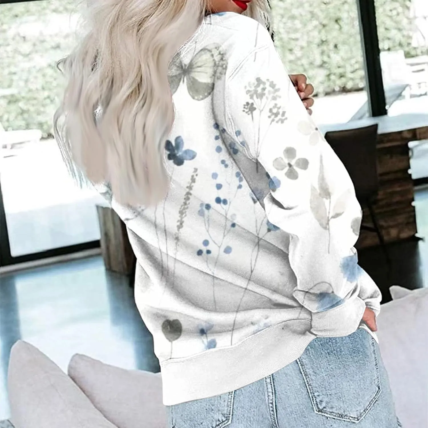 Women's Vintage Floral Print Long Sleeve Sweatshirt - Casual Loose Fit Pullover Top